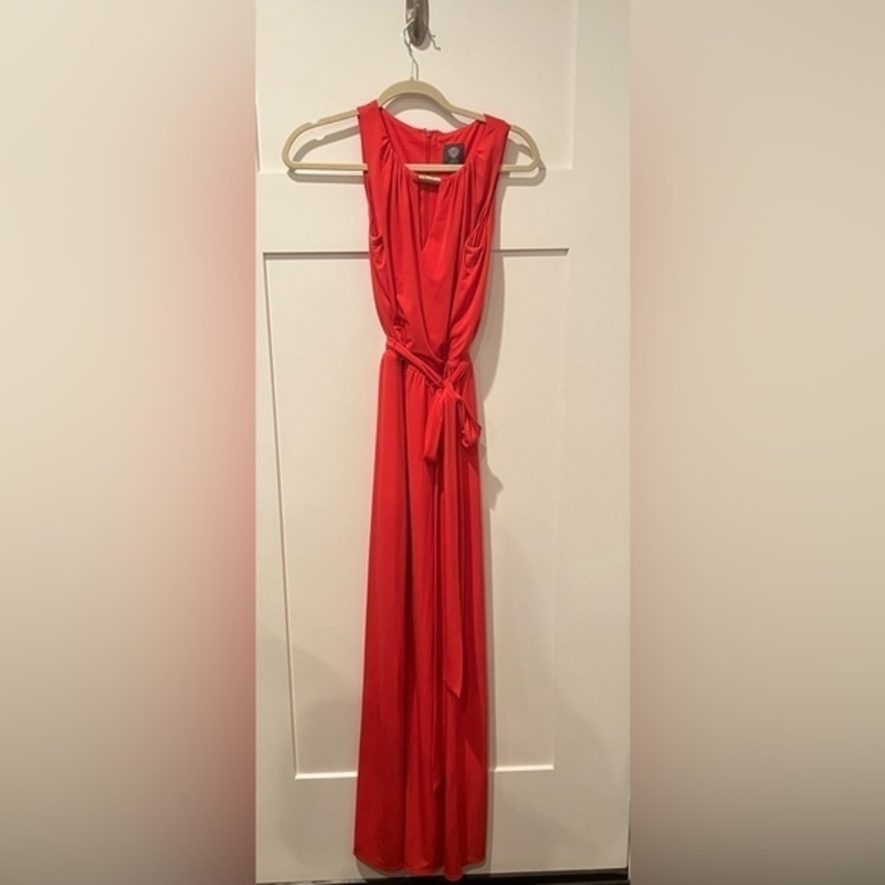 Vince Camaro gown‎